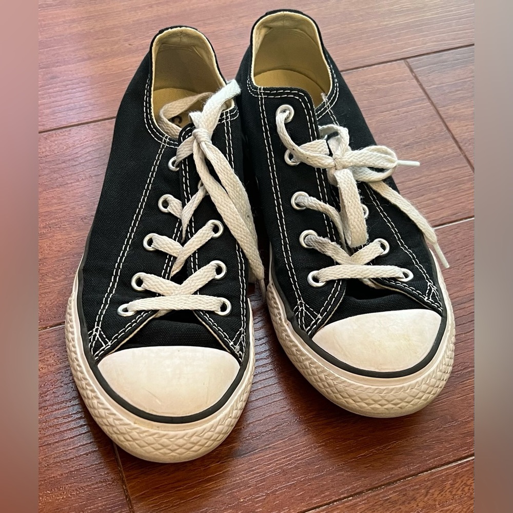 Converse Allstars (girls size 2)